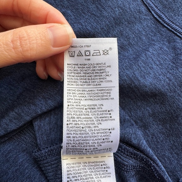 Athleta Uptempo II Tank Top in Navy Blue Heather Size Medium - Picture 7 of 7